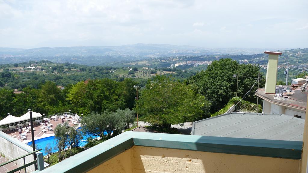 Hotel L'Ulivo Mirabella Eclano Exterior foto